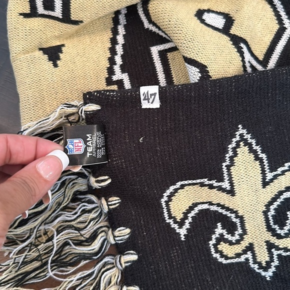 Saints scarf - Picture 3 of 3